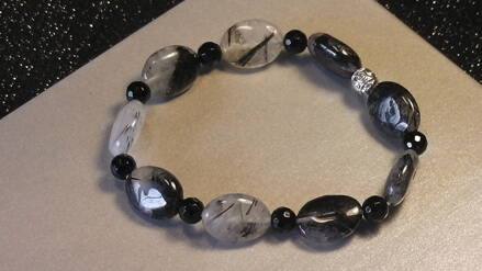 Náramok krištáľ s turmalínom Náramok krištáľ s turmalínom